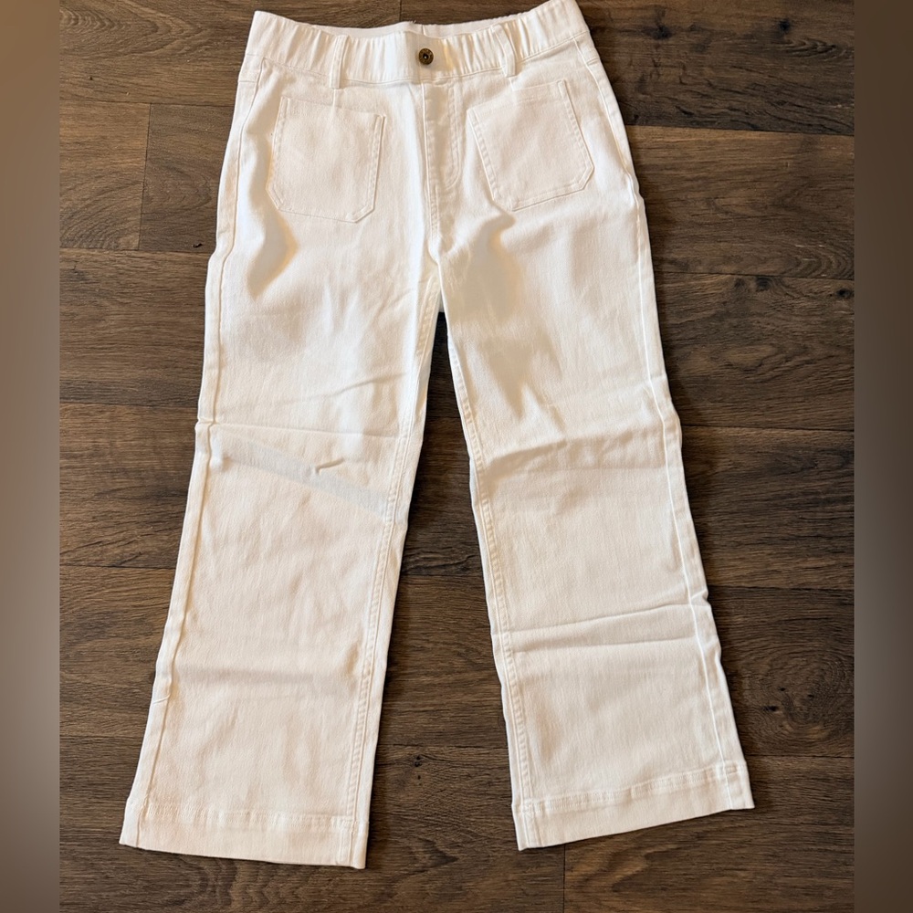 Women's‎ Light Weight White Jeans w Stretchy Waist Band